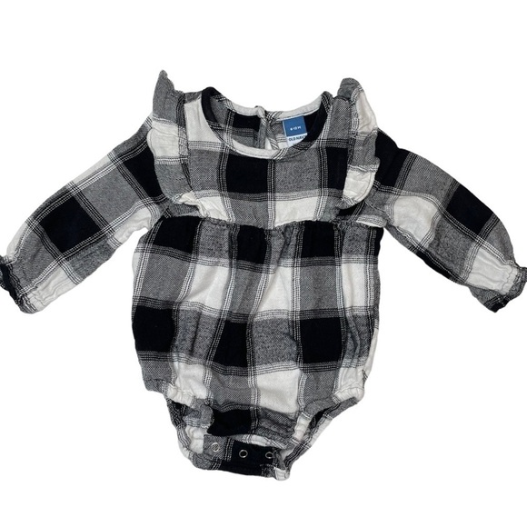 Old Navy long-Sleeve ruffle-Trim buffalo plaid one-Piece romper 6-12 M - Picture 1 of 10